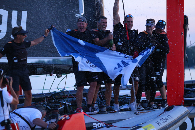 Kékszalag – A tavalyi győztes RSM nyerte az 53. tókerülő versenyt