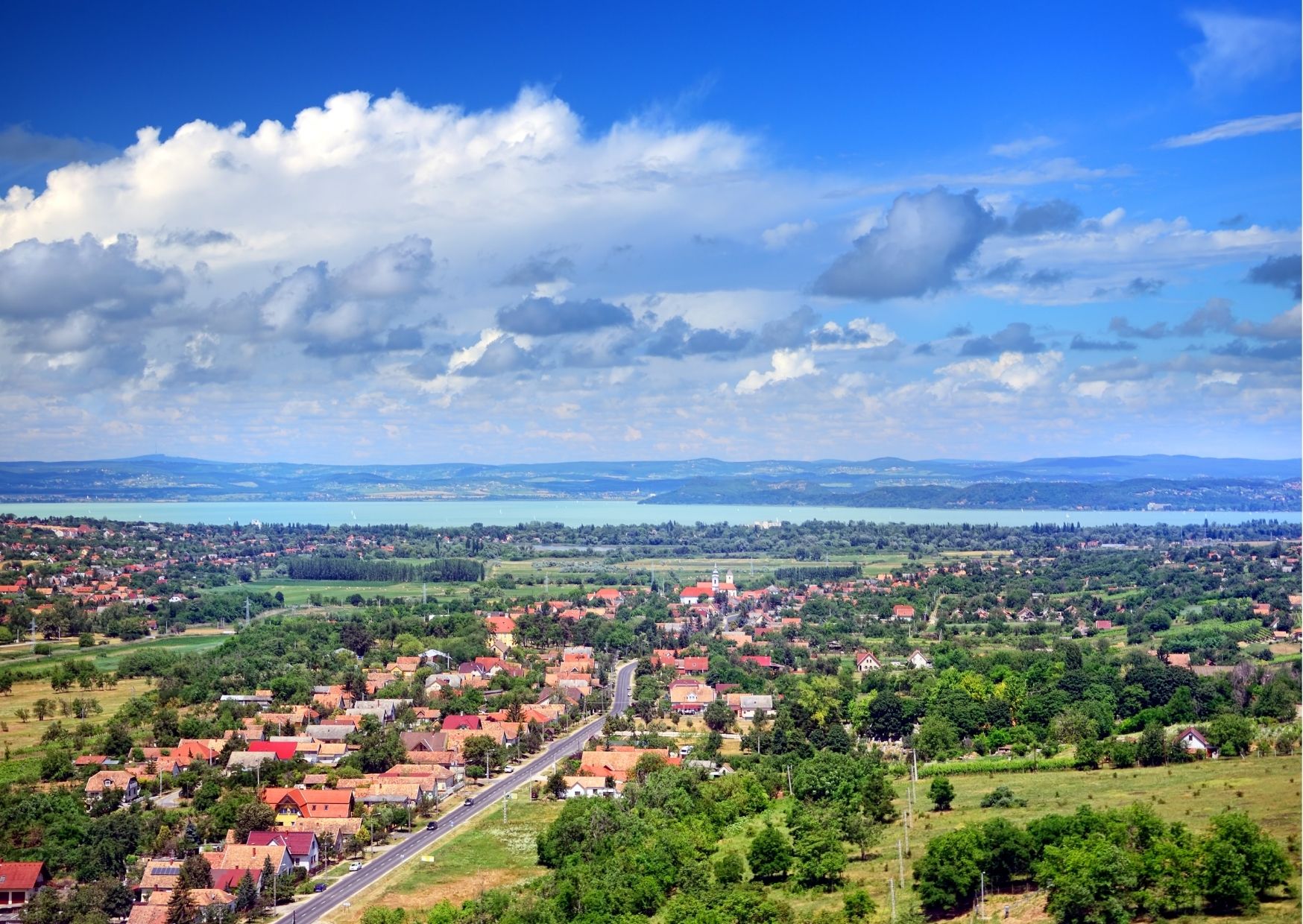 Három éven belül több tízezerrel is nőhet a Balaton környékének lakossága