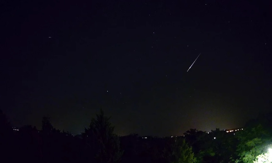 Meteor húzott el a Balaton felett