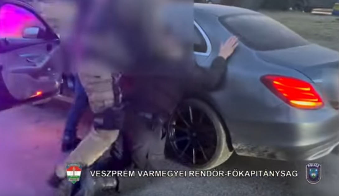 Veszprémi kábítószer-kereskedőkön ütött rajt a rendőrség és a TEK – videó