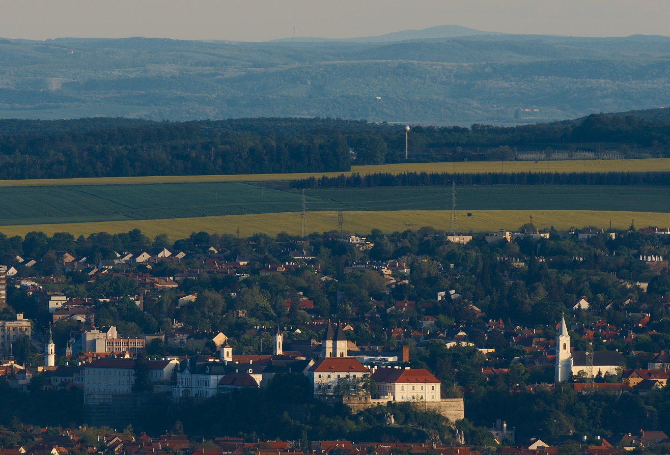 Olyan tiszta volt az idő, hogy Pécs is látszik egy Veszprémben készült fotón