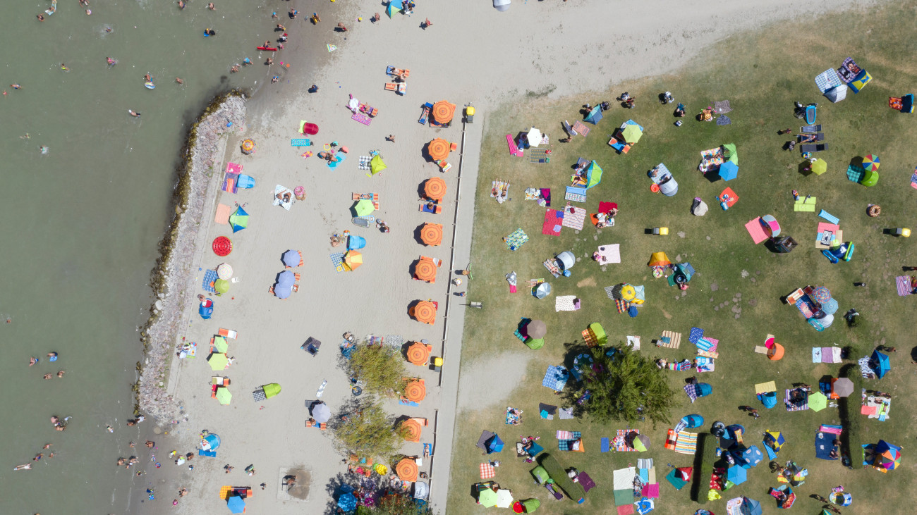 Díjazzák a legjobb digitális strandot a Balatonon