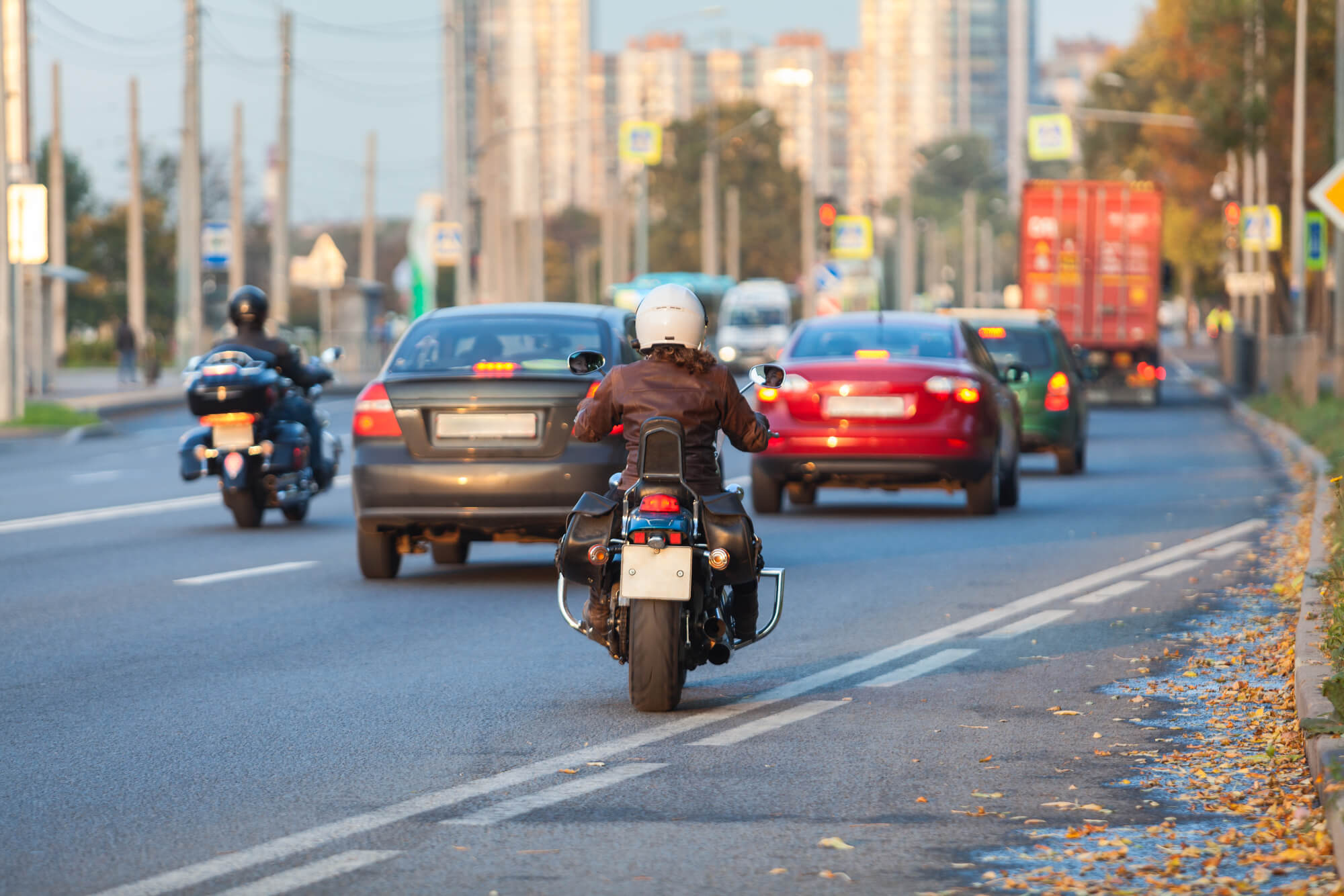 Hogyan motorozz városban? Tippek a városi közlekedéshez