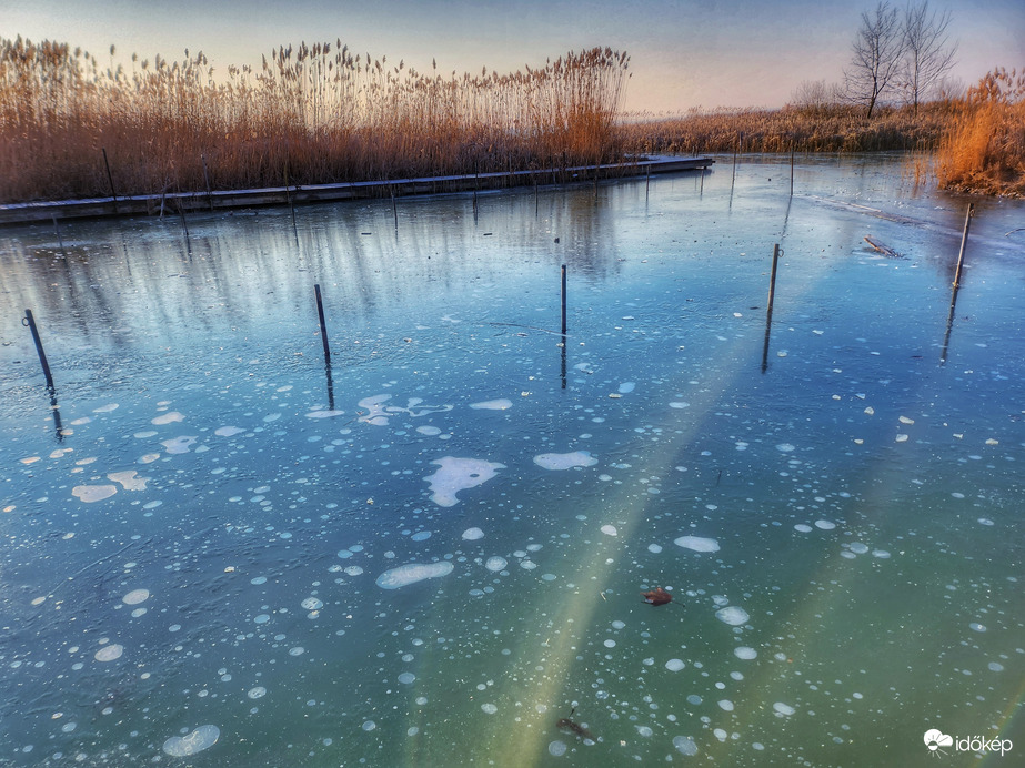 Ismét elkezdett befagyni a Balaton