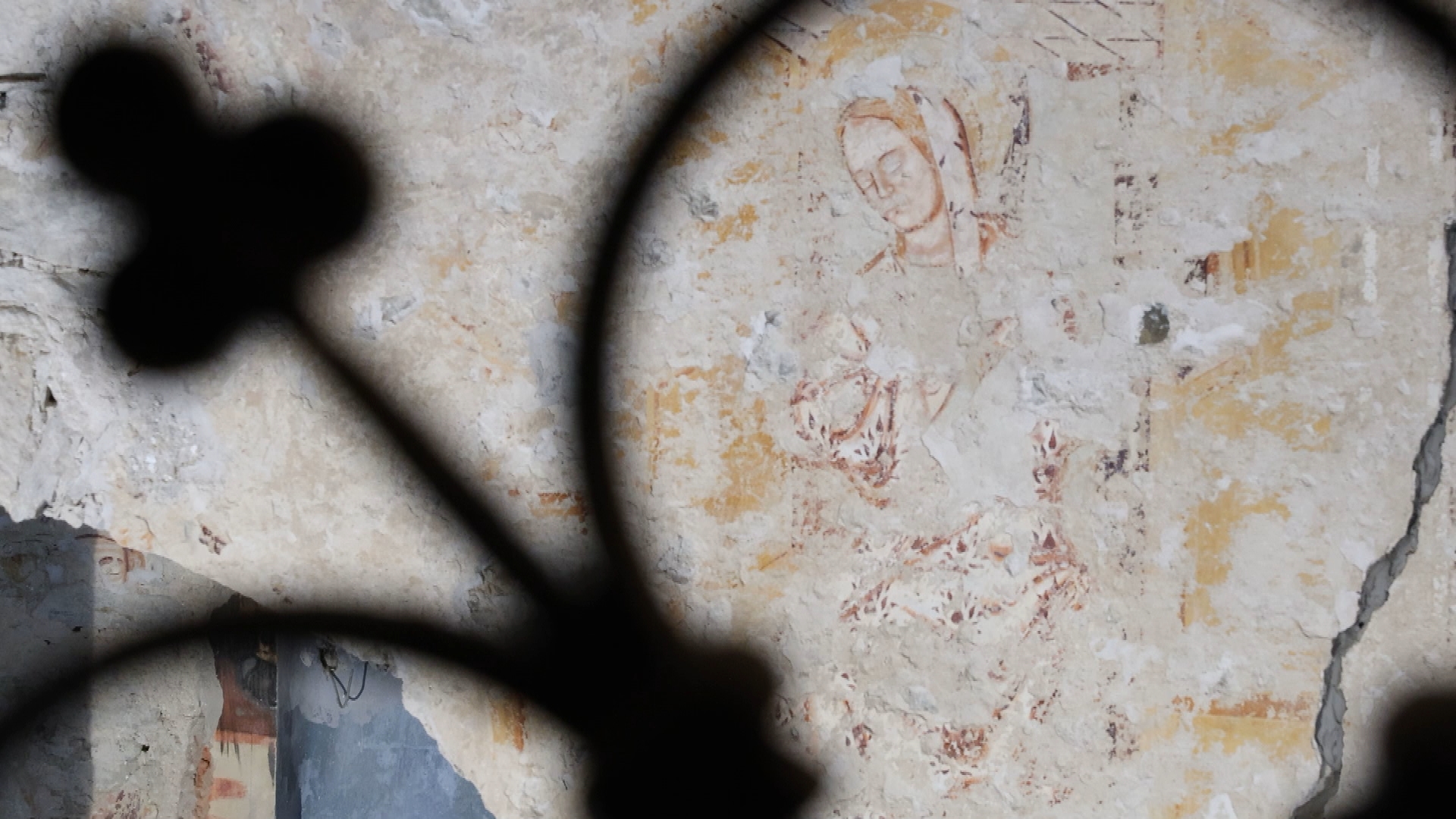 Lézerrel pásztázták a keszthelyi Szent Miklós kápolna középkori freskóit