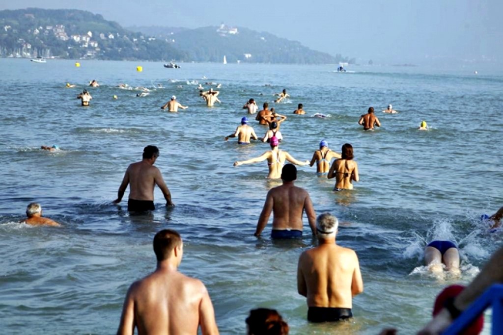 Tíz év után újra lehet jelentkezni a Tihany és Balatonfüred közti öböl-átúszásra
