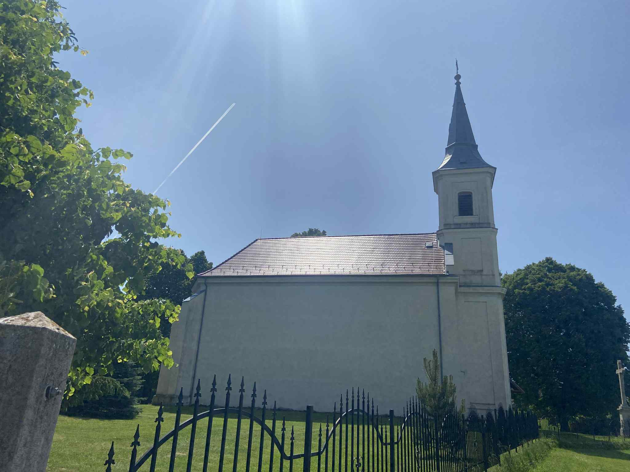Bakancslistás helyek a Balaton körül – Szentlélek templom, Porva