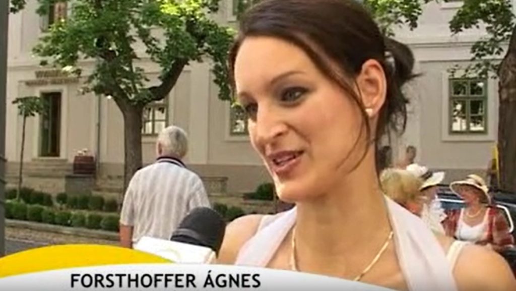 Az Anna-bál szépe volt 1998-ban Forsthoffer Ágnes, a Tisza Párt alelnöke