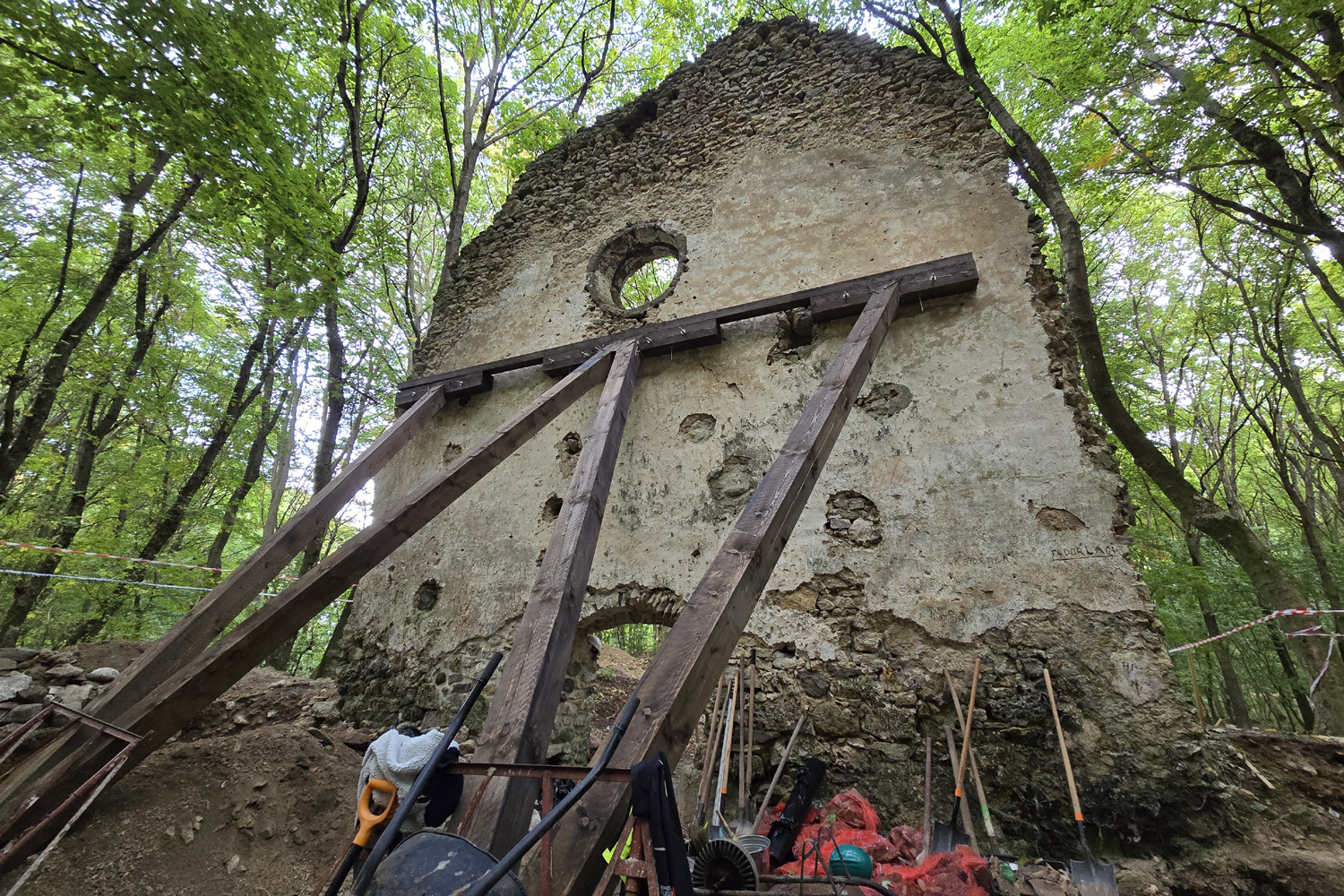 Úgy tűnik, megmenekül a tálodi Pálos kolostorrom