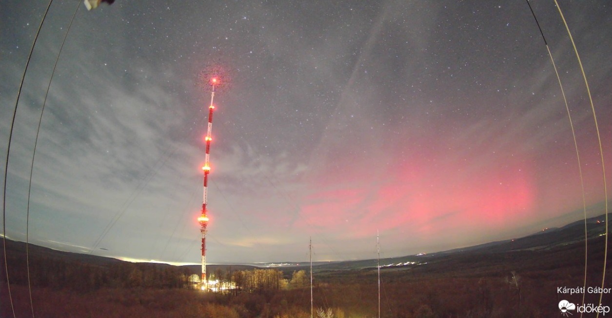 Sarki fény ragyogott fel a Bakony felett