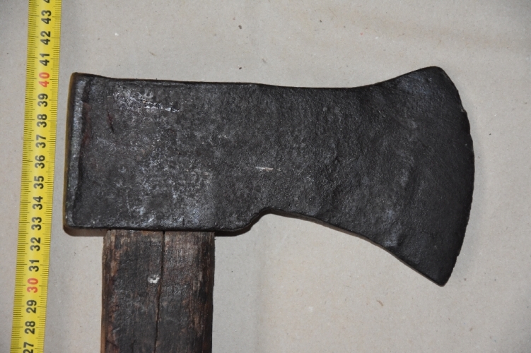 Baltával támadt párja szeretőjére egy férfi Zalában