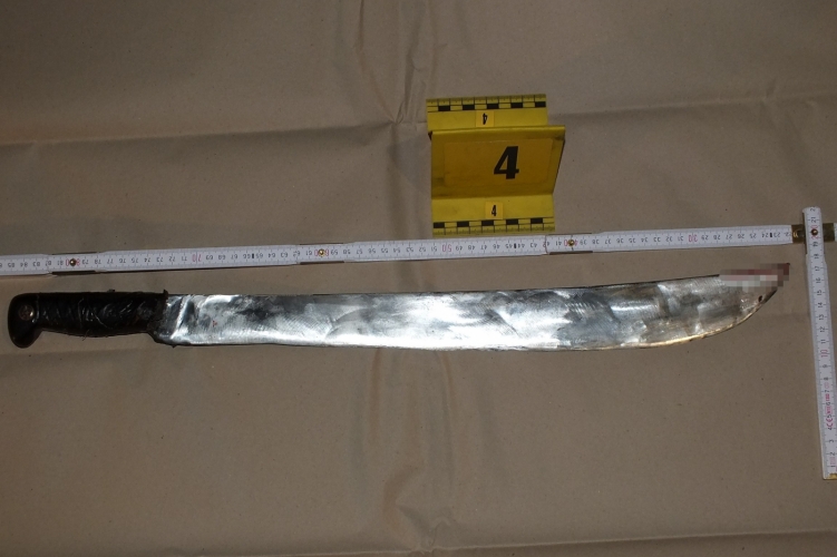 Macsétával támadt volt párjára egy várpalotai férfi