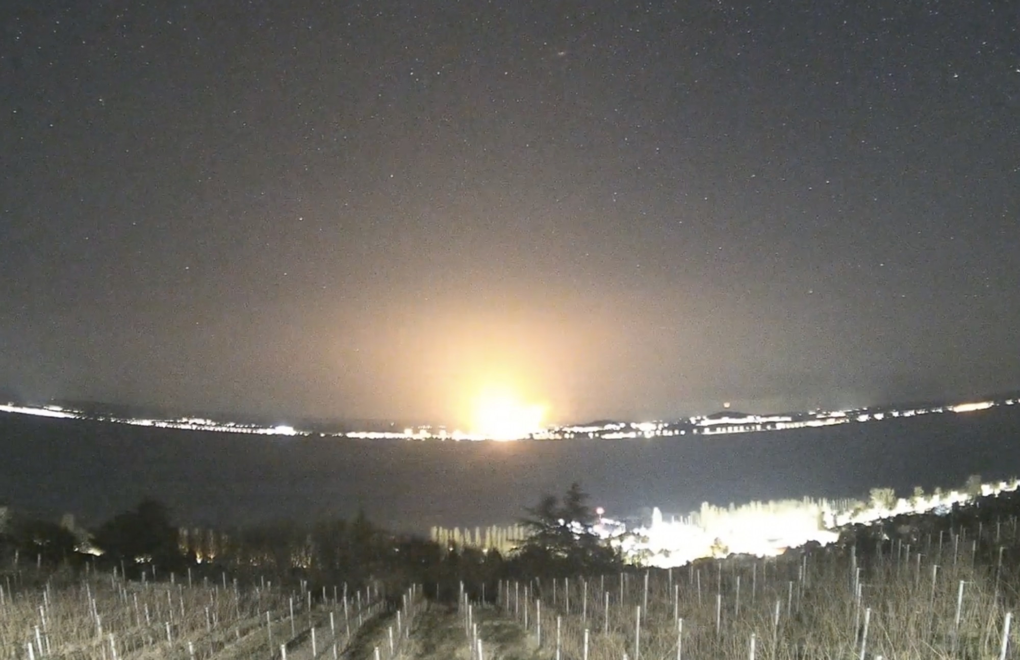 Kigyulladt a nádas Fonyódon, még az északi partról is látszottak a lángok