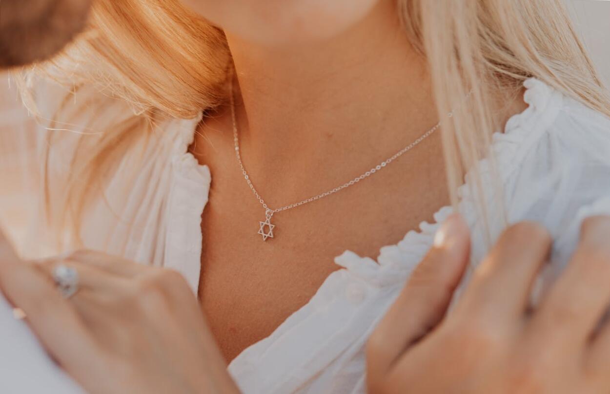 Az apró részletek ereje: amikor az ékszer valóban többet mond minden szónál