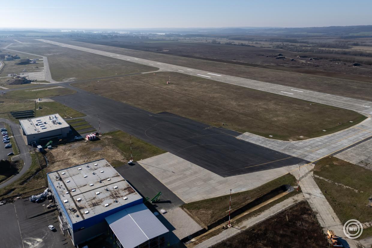 Hárommilliárd forintos fejlesztés valósult meg a sármelléki repülőtéren