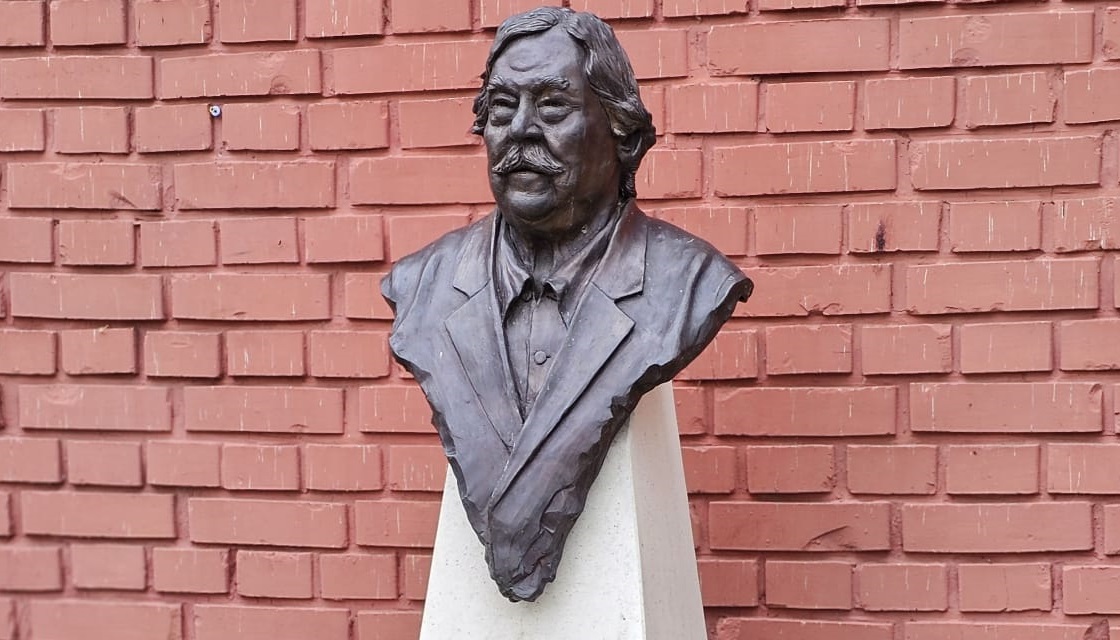 Megújult nézőterével indítja 15. évadát a balatonszárszói Kultkikötő a Csukás Színházban