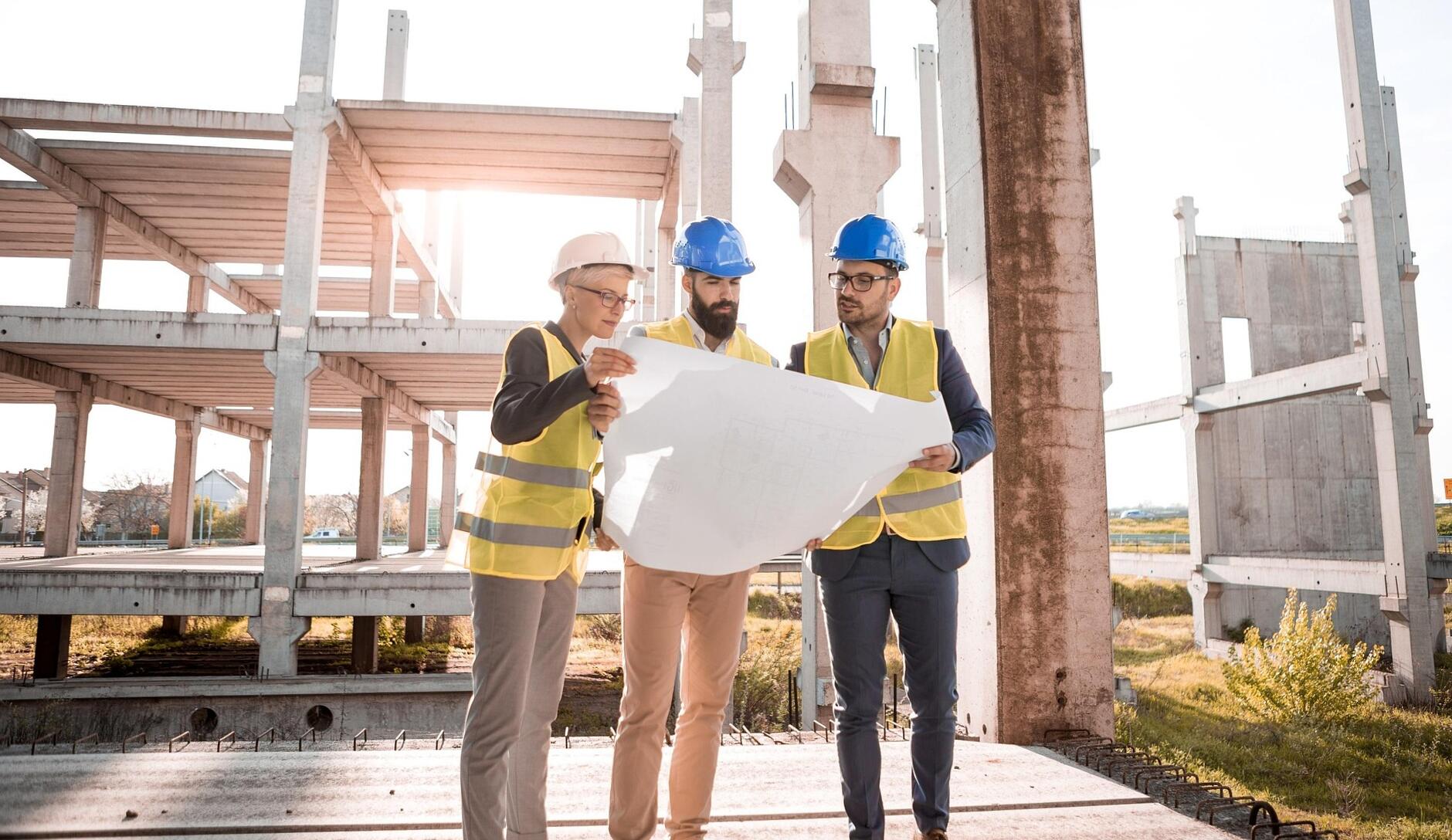 Az építési projektek menedzselése a tervezéstől a befejezésig