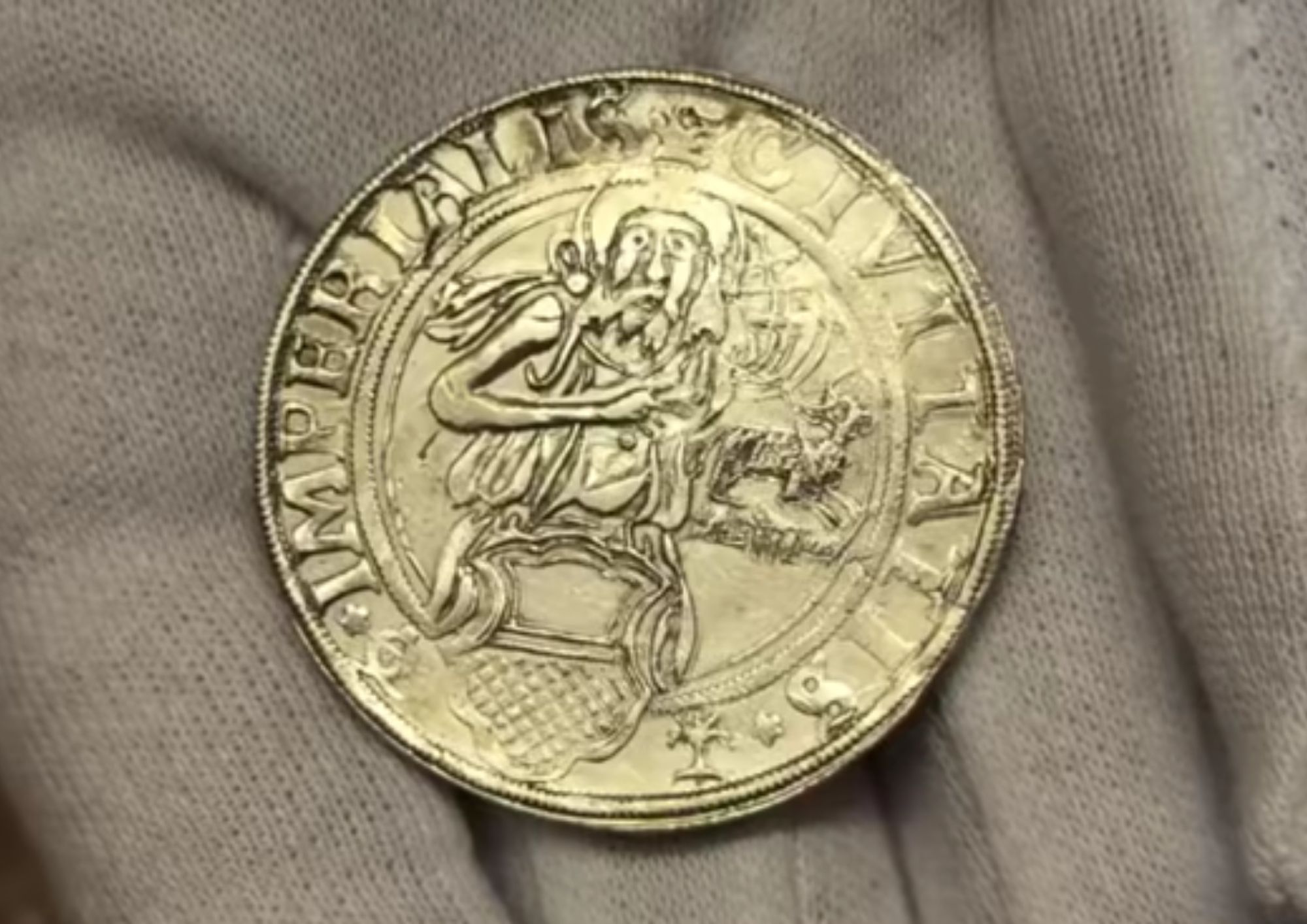 A Somló hegynél talált kora újkori tallérleletből nyílt kiállítás a Magyar Nemzeti Múzeumban